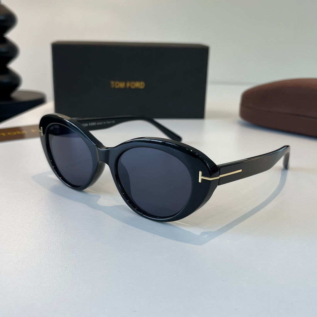 Tom Ford Fashion Black Lens Sunglasses for Men & Women - 449920 - detail image 3