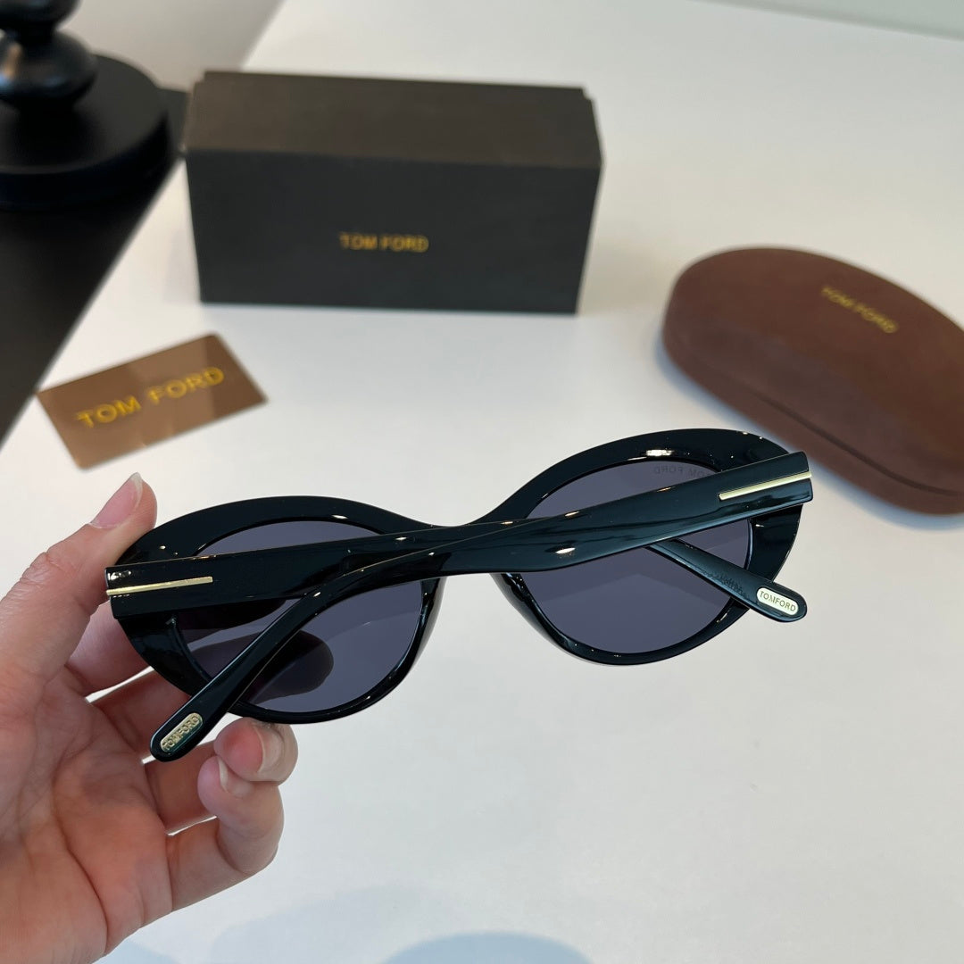 Tom Ford Fashion Black Lens Sunglasses for Men & Women - 449920 - detail image 8