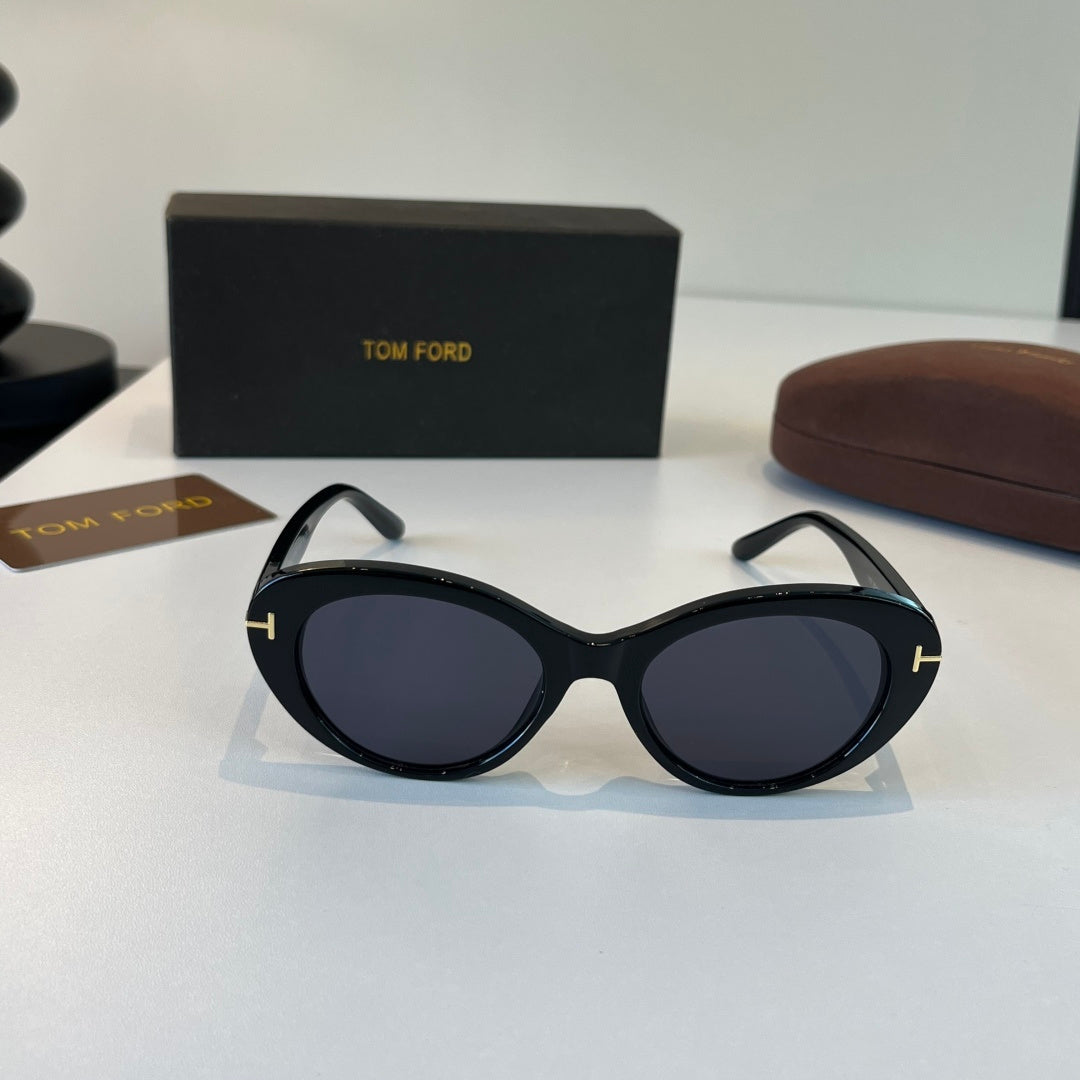 Tom Ford Fashion Black Lens Sunglasses for Men & Women - 449920 - detail image 2