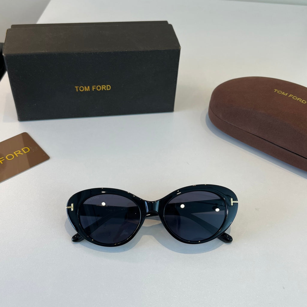 Tom Ford Fashion Black Lens Sunglasses for Men & Women - 449920 - detail image 4