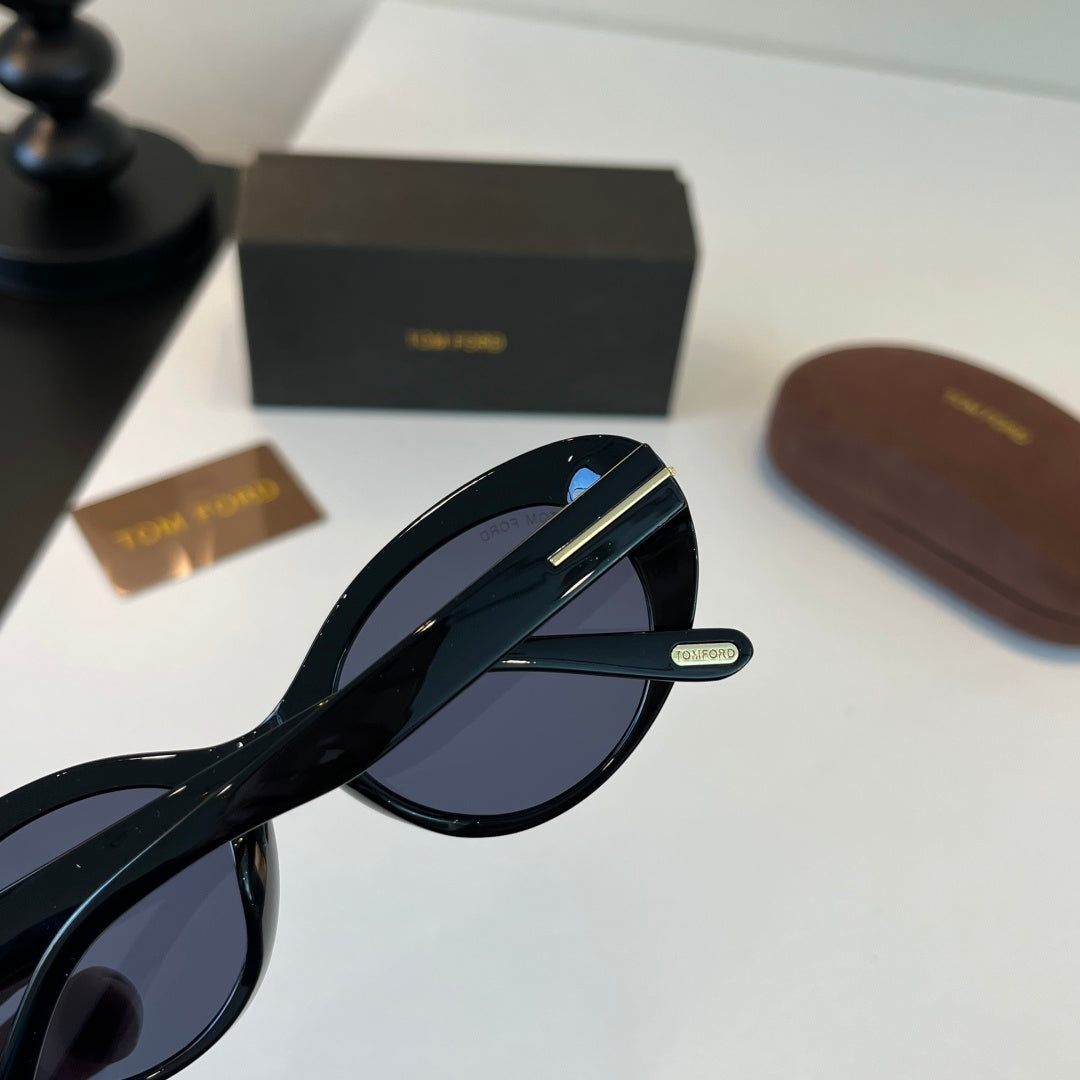 Tom Ford Fashion Black Lens Sunglasses for Men & Women - 449920 - detail image 7