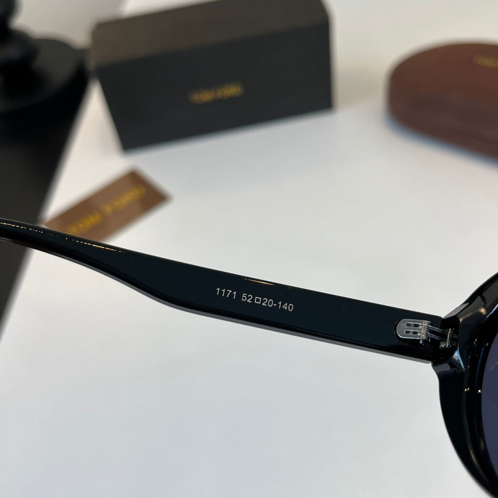 Tom Ford Fashion Black Lens Sunglasses for Men & Women - 449920 - detail image 9