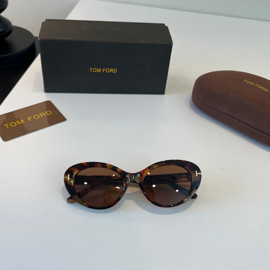 Tom Ford Fashion Black Lens Sunglasses for Men & Women - 466329 - detail image 5