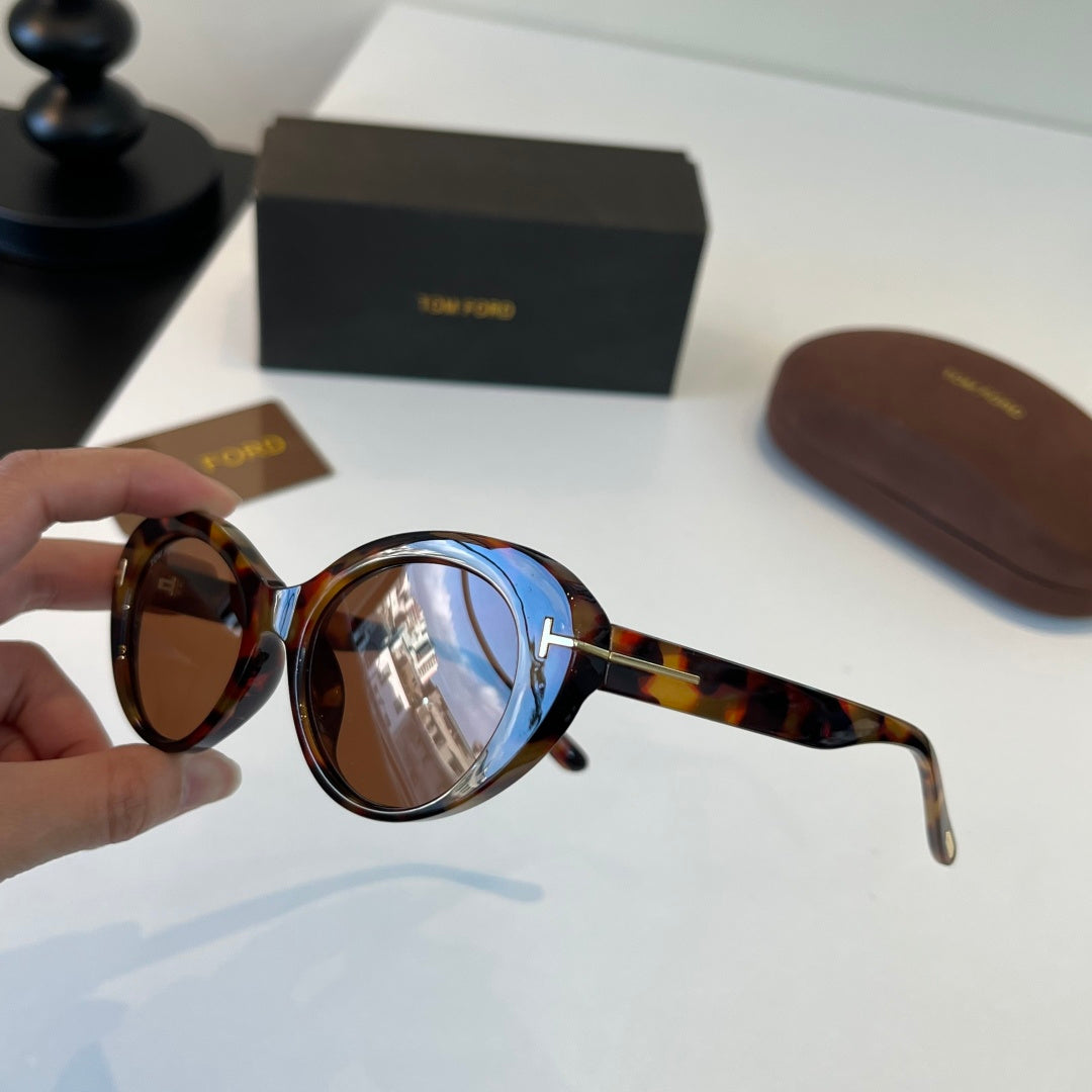 Tom Ford Fashion Black Lens Sunglasses for Men & Women - 383094 - detail image 4