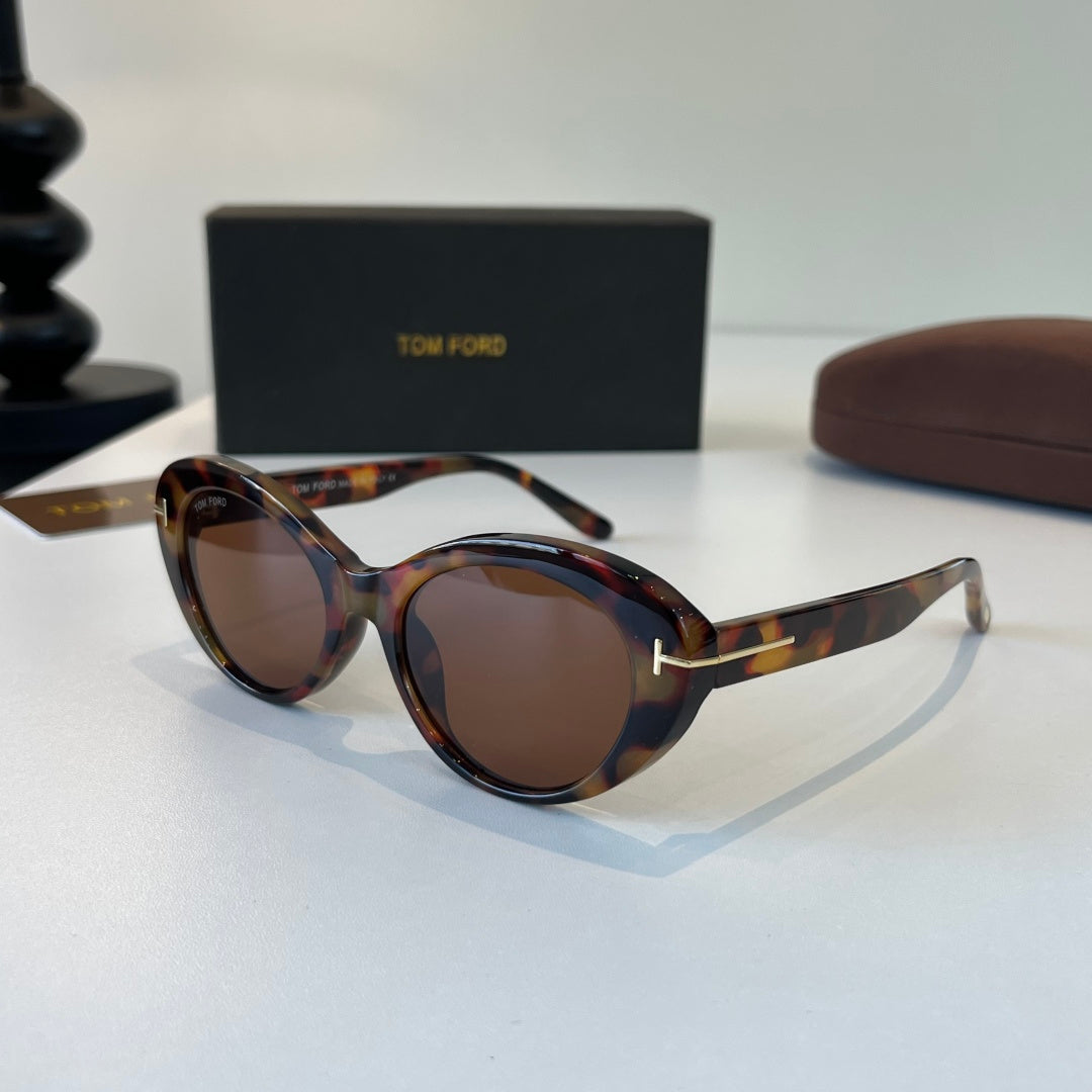 Tom Ford Fashion Black Lens Sunglasses for Men & Women - 432860 - detail image 3