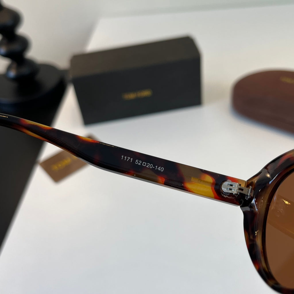 Tom Ford Fashion Black Lens Sunglasses for Men & Women - 432860 - detail image 10