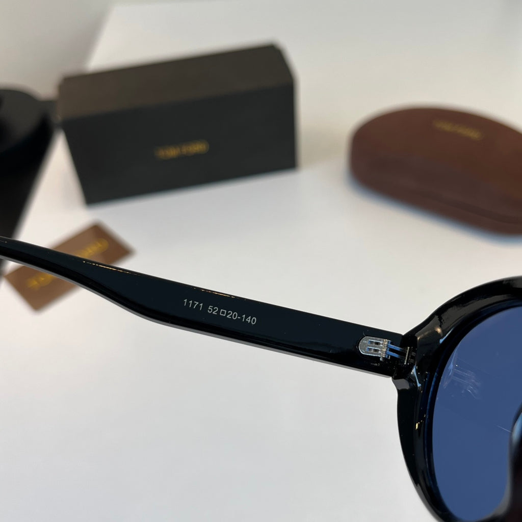 Tom Ford Fashion Blue Lens Sunglasses for Men & Women - 466330 - detail image 9