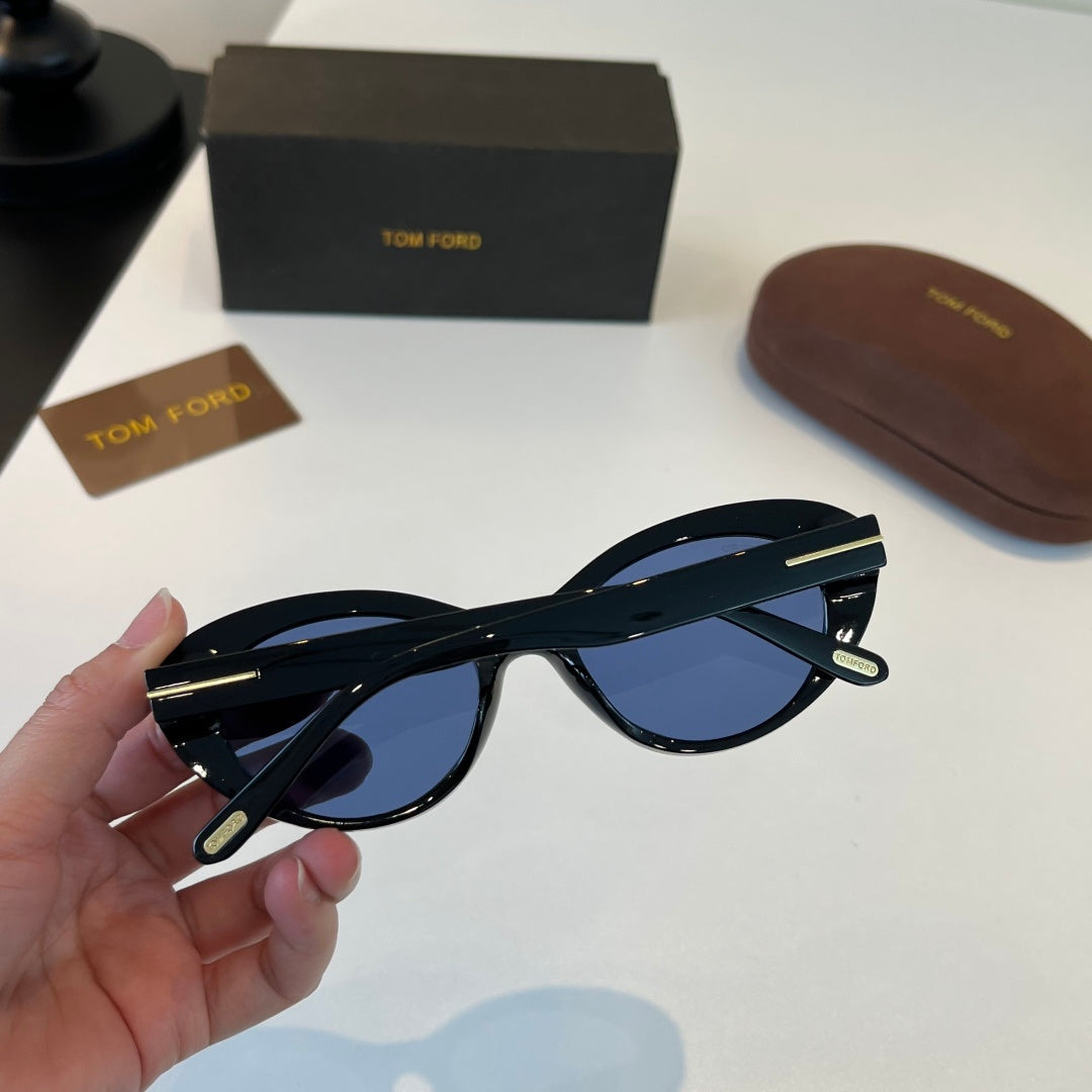 Tom Ford Fashion Blue Lens Sunglasses for Men & Women - 466330 - detail image 8