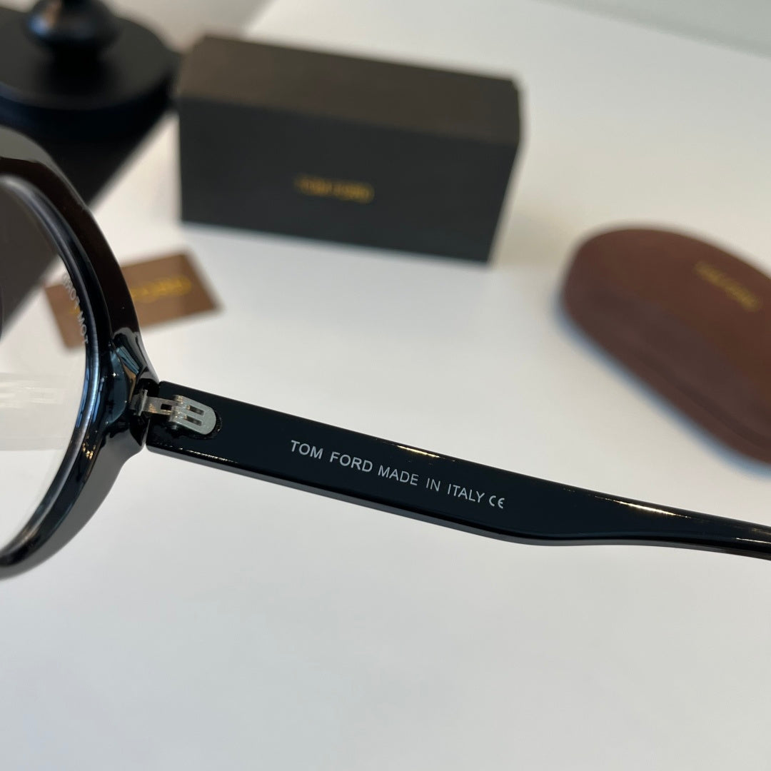 Tom Ford Fashion Silver Lens Sunglasses for Men & Women - 466331 - detail image 11
