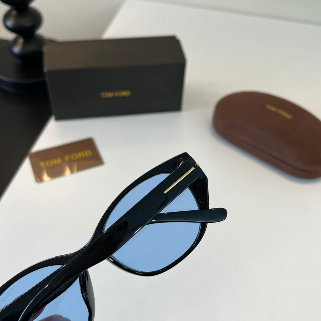 Tom Ford Fashion Blue Lens Sunglasses for Men & Women - 466315 - detail image 7
