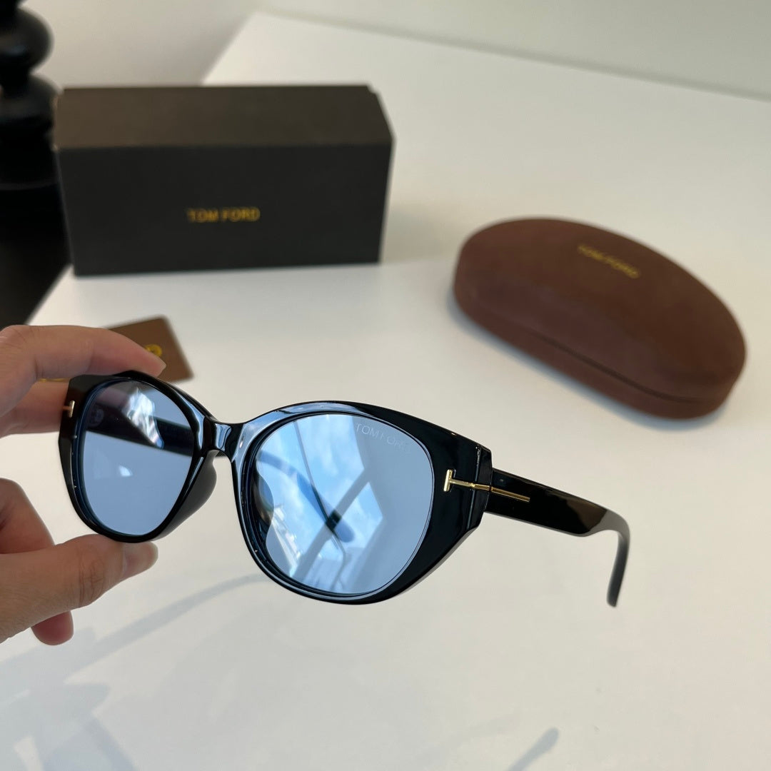 Tom Ford Fashion Blue Lens Sunglasses for Men & Women - 466315 - detail image 4