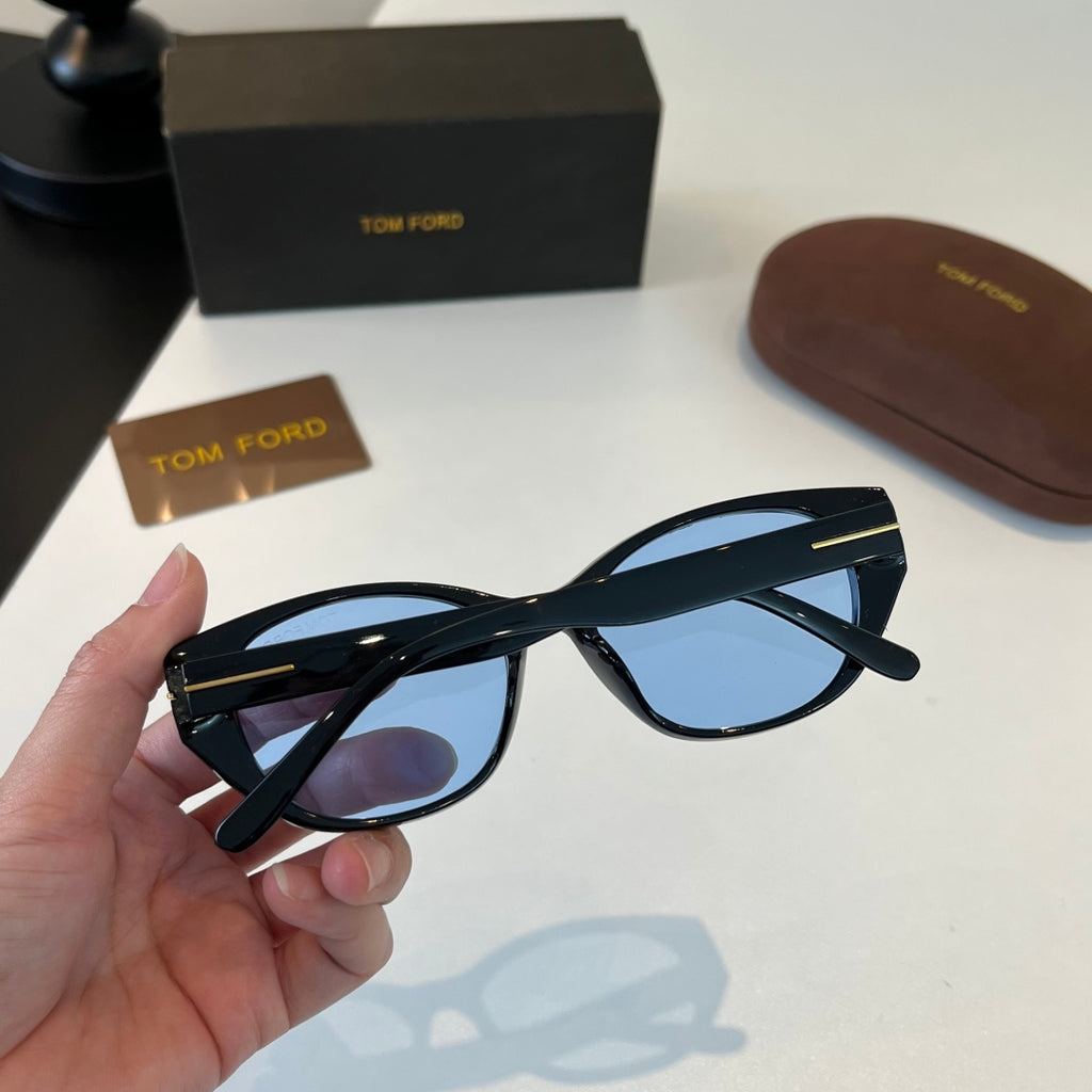 Tom Ford Fashion Blue Lens Sunglasses for Men & Women - 466315 - detail image 8