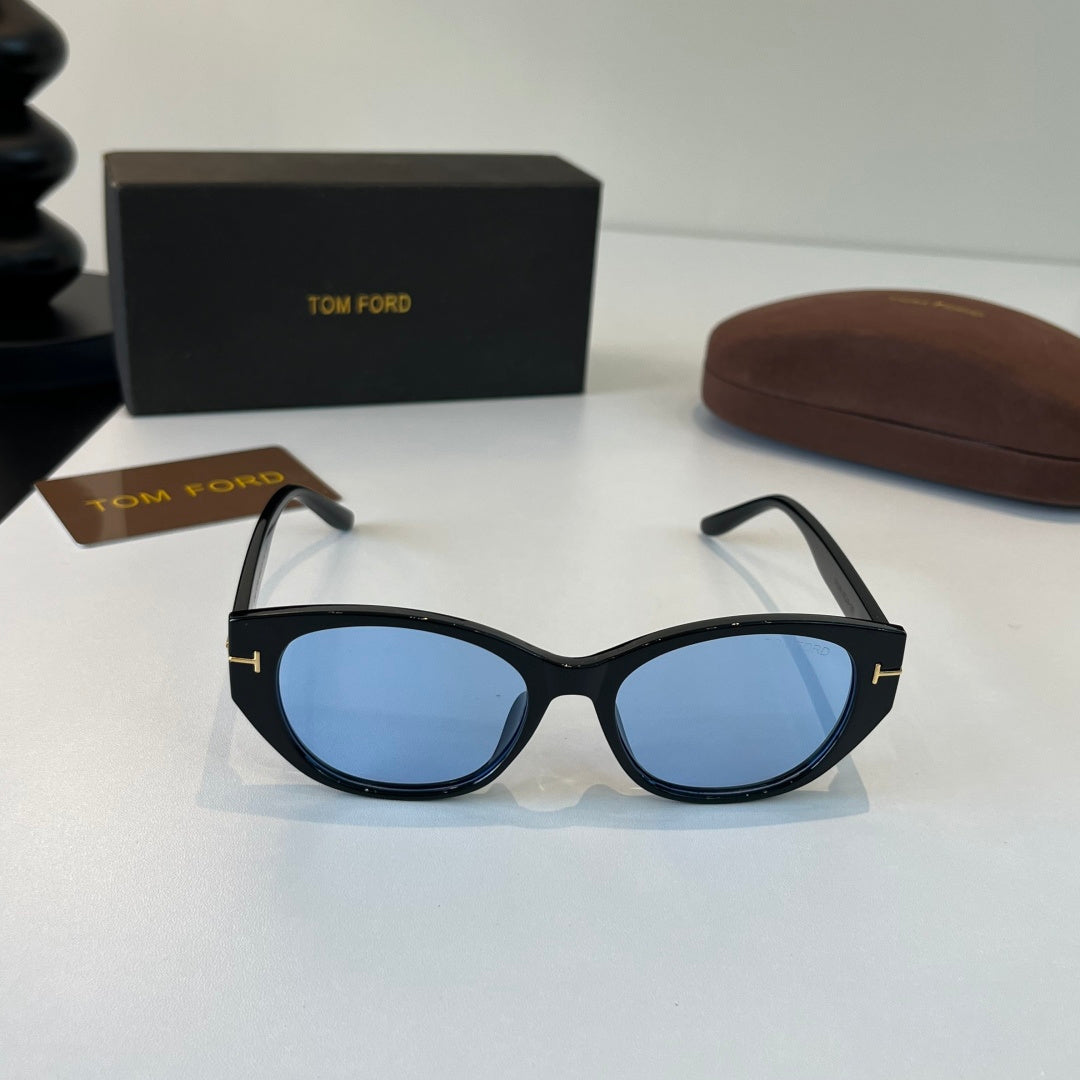 Tom Ford Fashion Blue Lens Sunglasses for Men & Women - 466315 - detail image 2