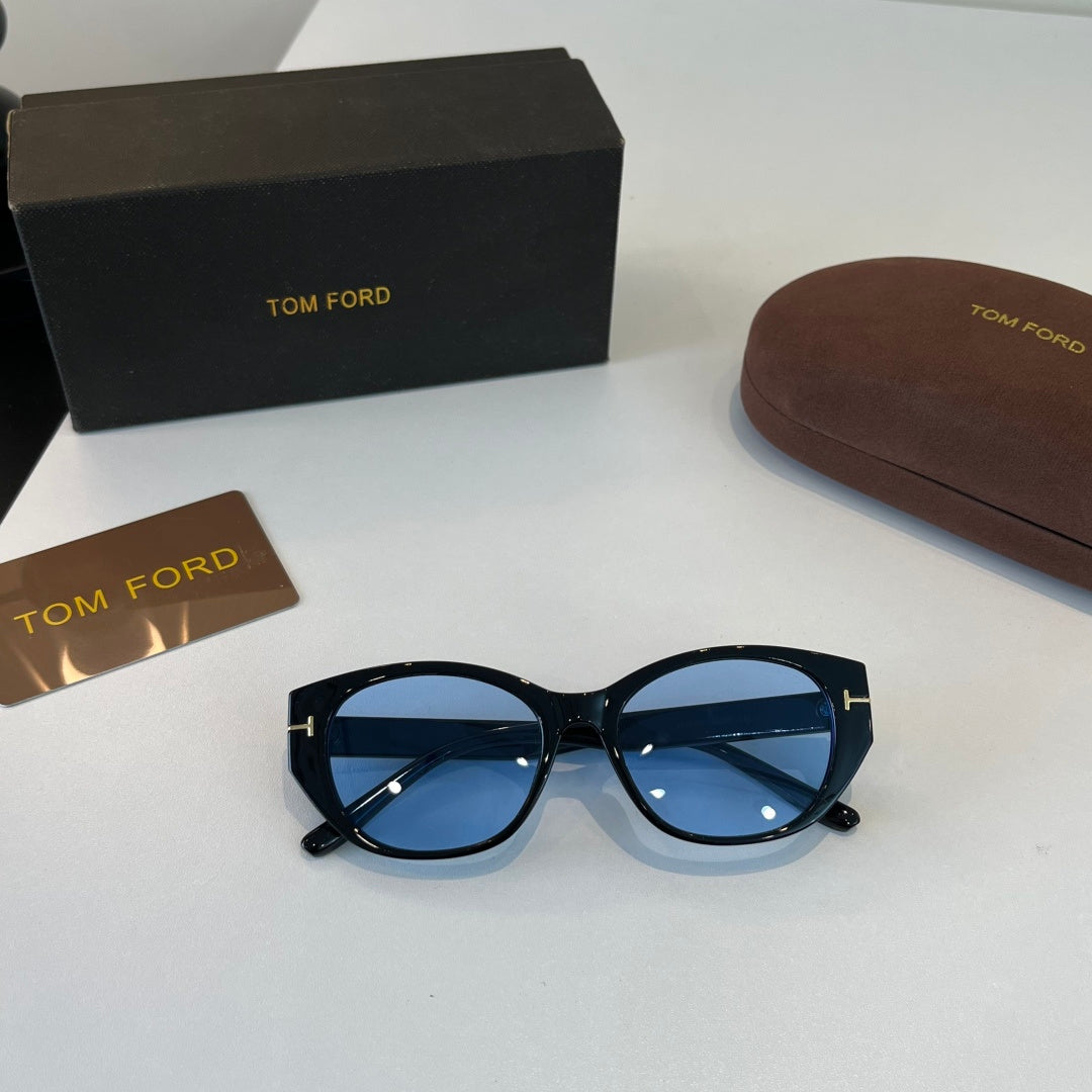 Tom Ford Fashion Blue Lens Sunglasses for Men & Women - 449925 - detail image 5