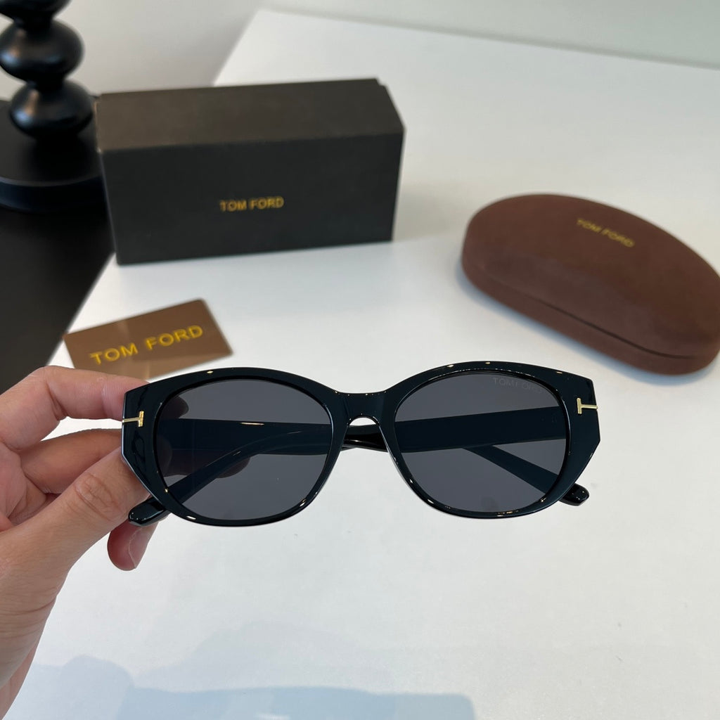 Tom Ford Fashion Black Lens Sunglasses for Men & Women - 466316 - detail image 5