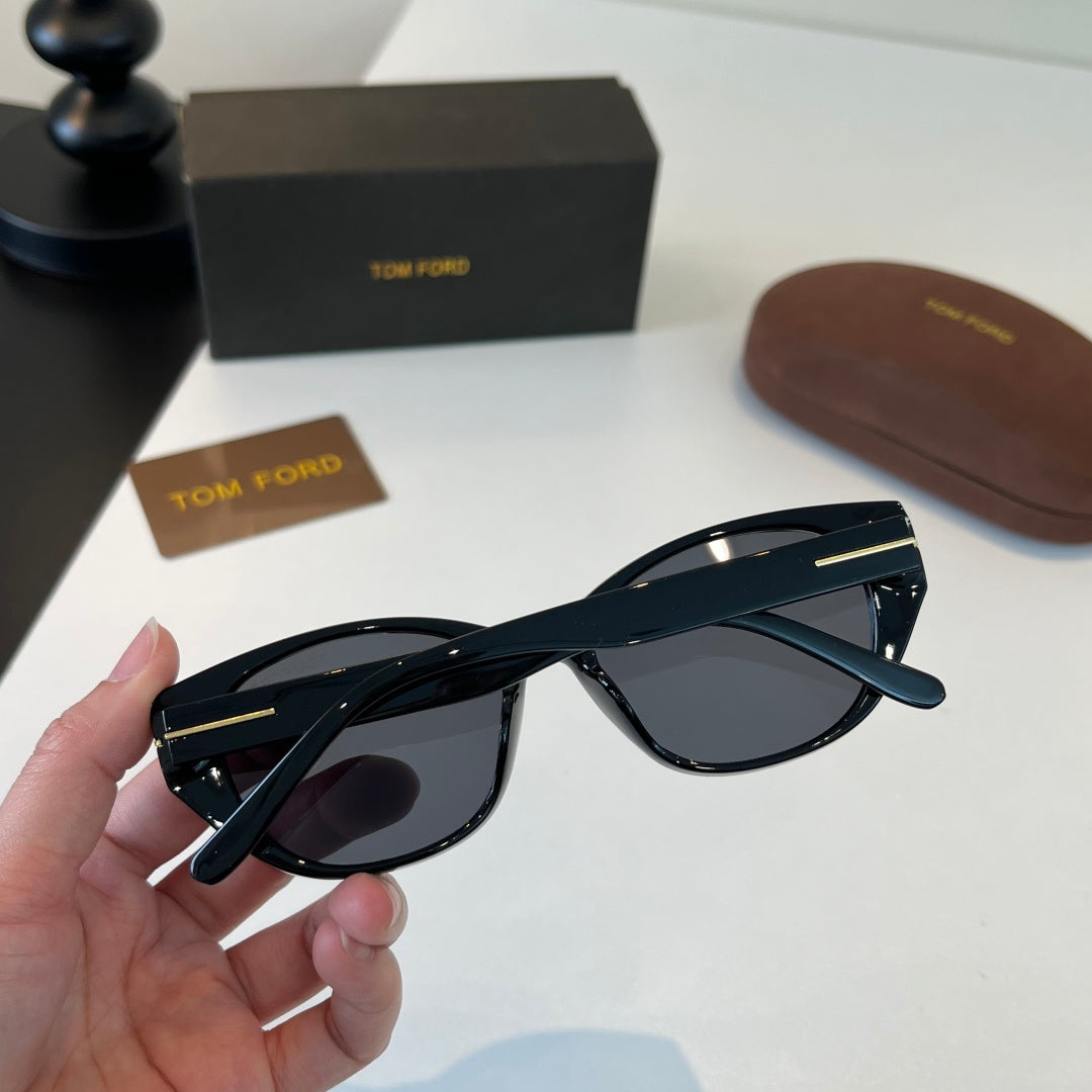 Tom Ford Fashion Black Lens Sunglasses for Men & Women - 466316 - detail image 8