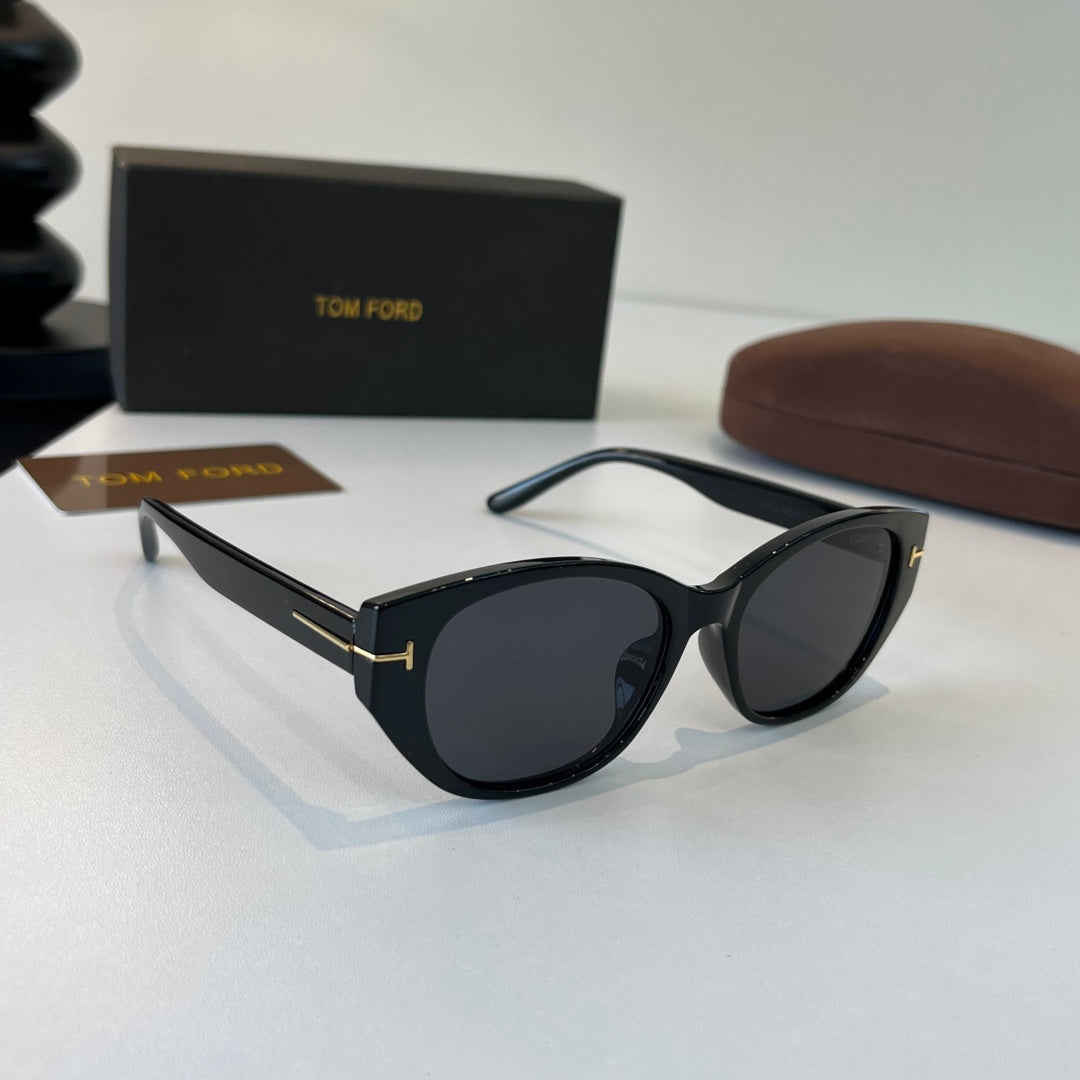 Tom Ford Fashion Black Lens Sunglasses for Men & Women - 466316