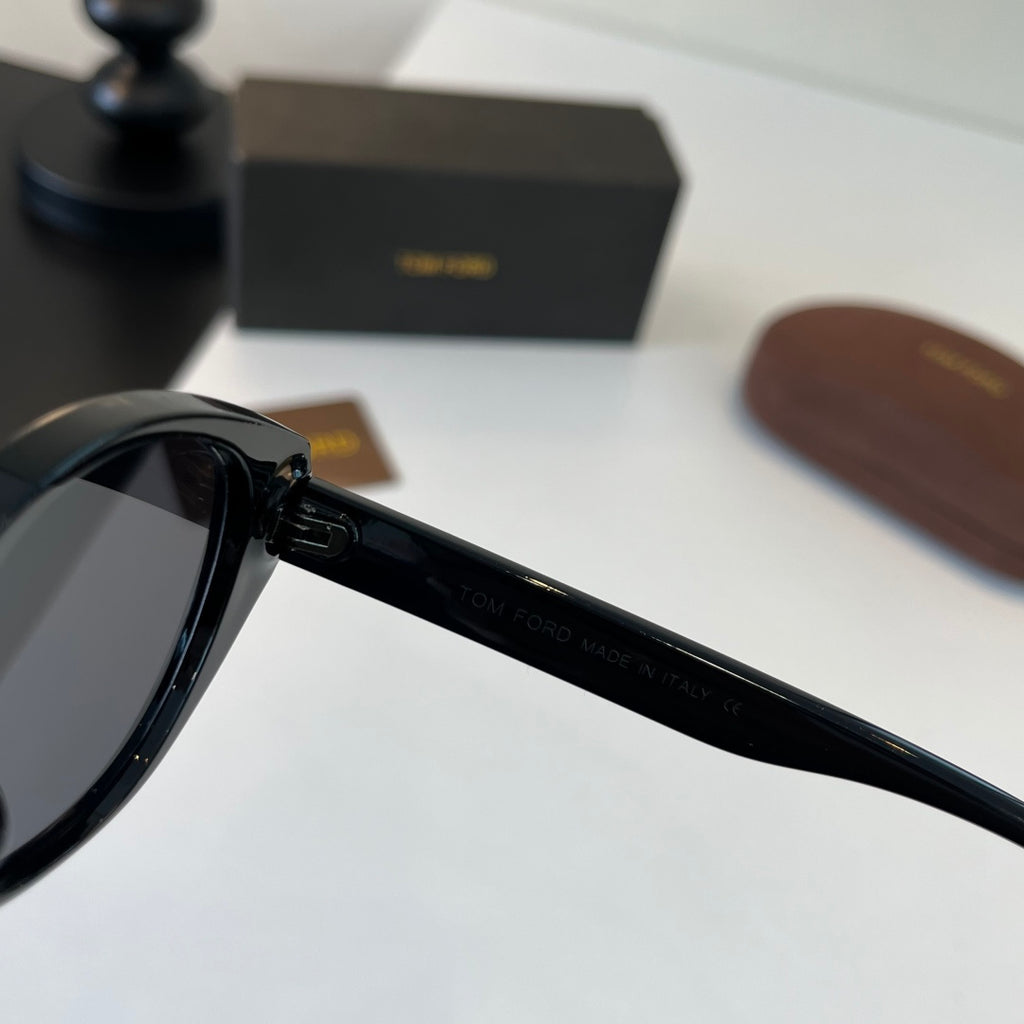 Tom Ford Fashion Black Lens Sunglasses for Men & Women - 383098 - detail image 10