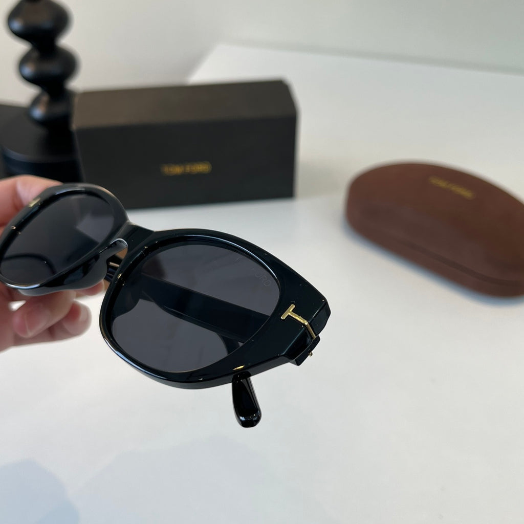 Tom Ford Fashion Black Lens Sunglasses for Men & Women - 383098 - detail image 6