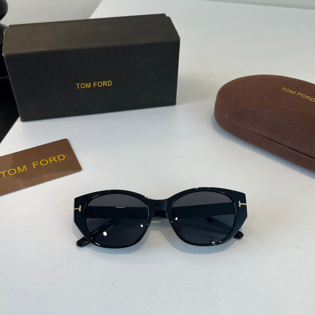 Tom Ford Fashion Black Lens Sunglasses for Men & Women - 466316 - detail image 4