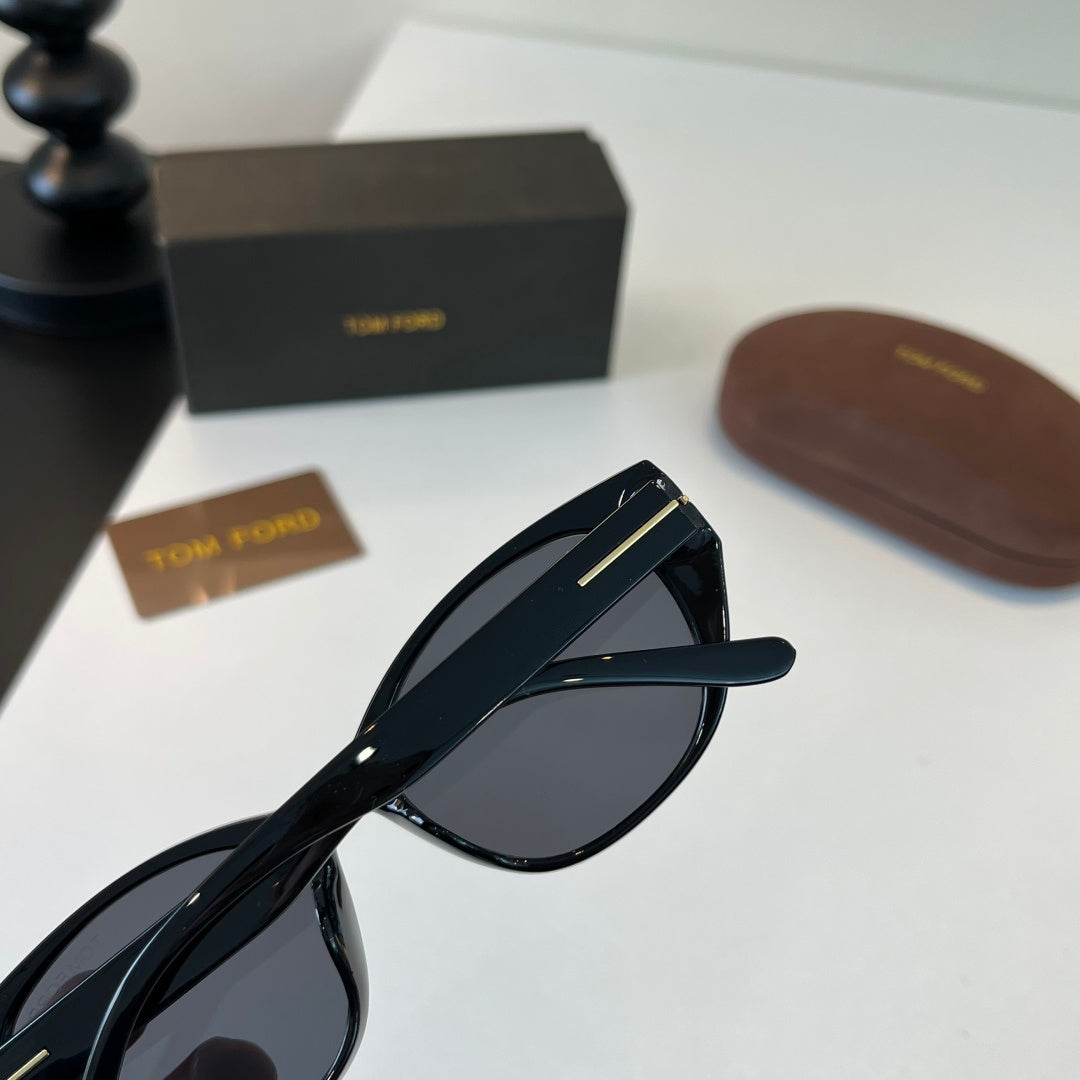 Tom Ford Fashion Black Lens Sunglasses for Men & Women - 449926 - detail image 7