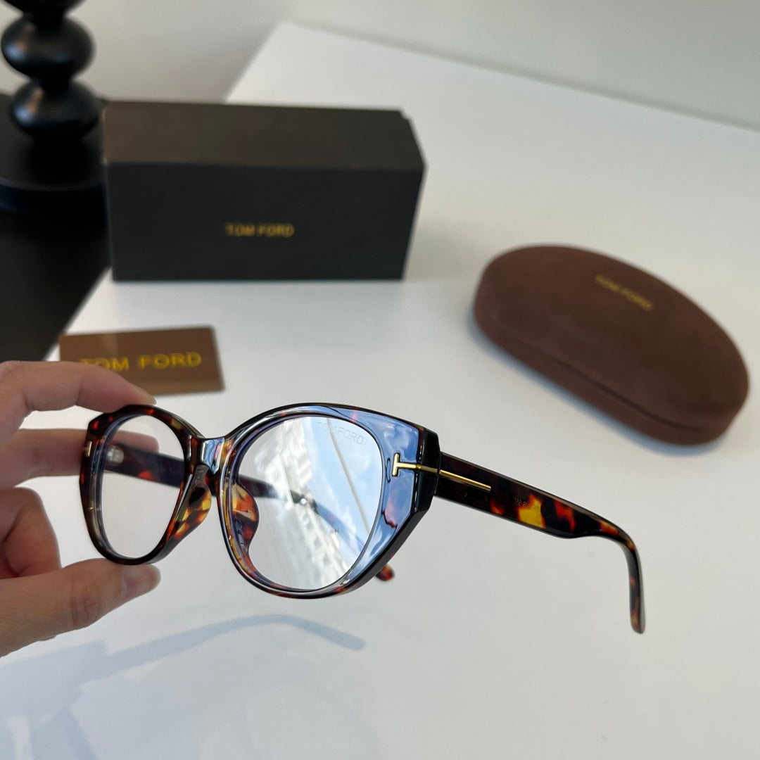 Tom Ford Fashion Silver Lens Sunglasses for Men & Women - 449928 - detail image 4
