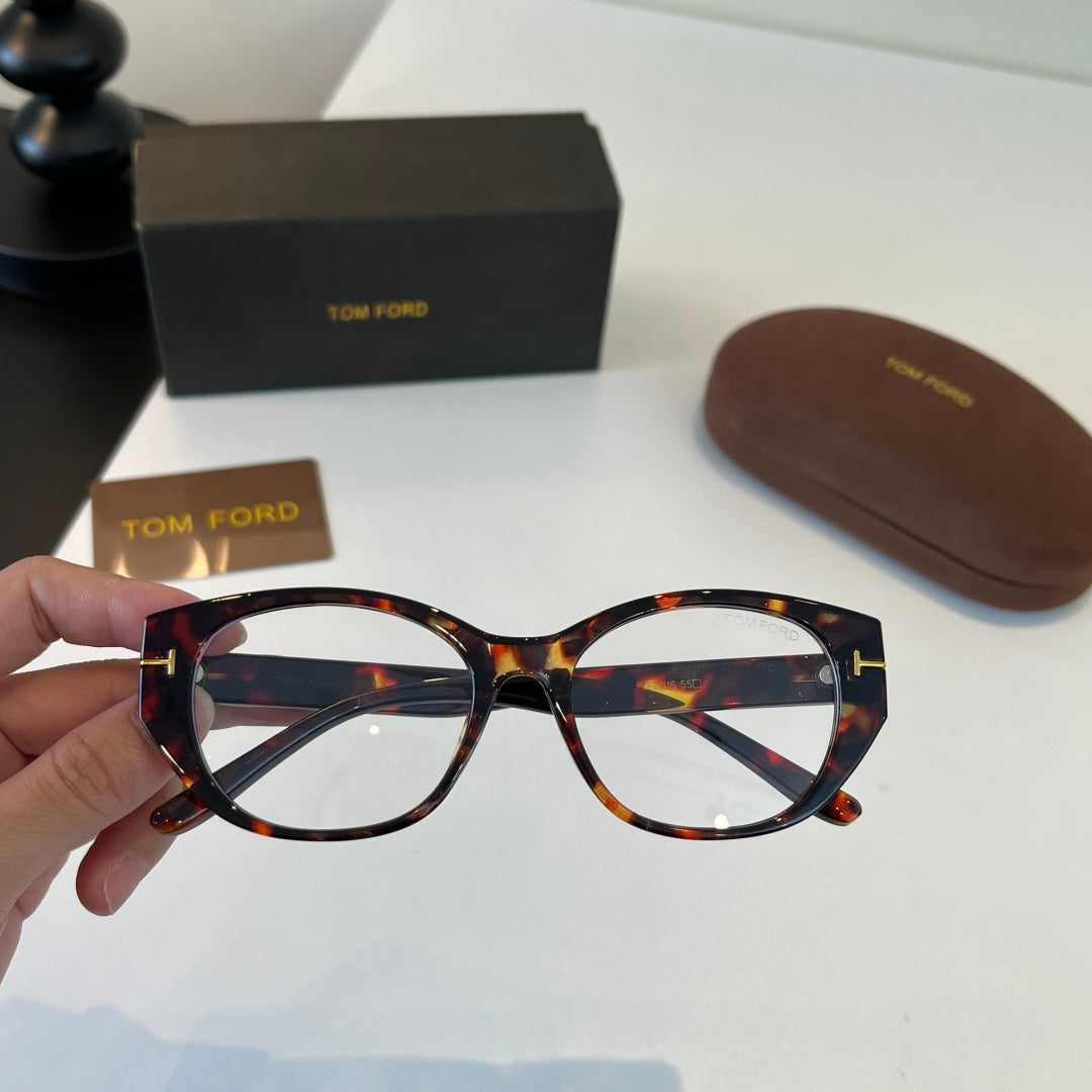 Tom Ford Fashion Silver Lens Sunglasses for Men & Women - 466318 - detail image 6