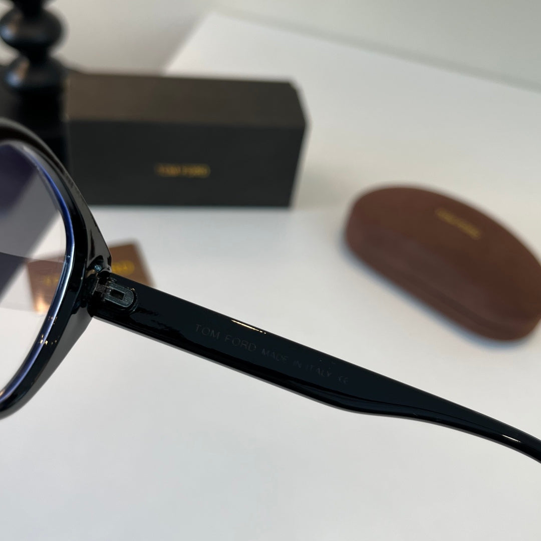 Tom Ford Fashion Silver Lens Sunglasses for Men & Women - 466319 - detail image 10