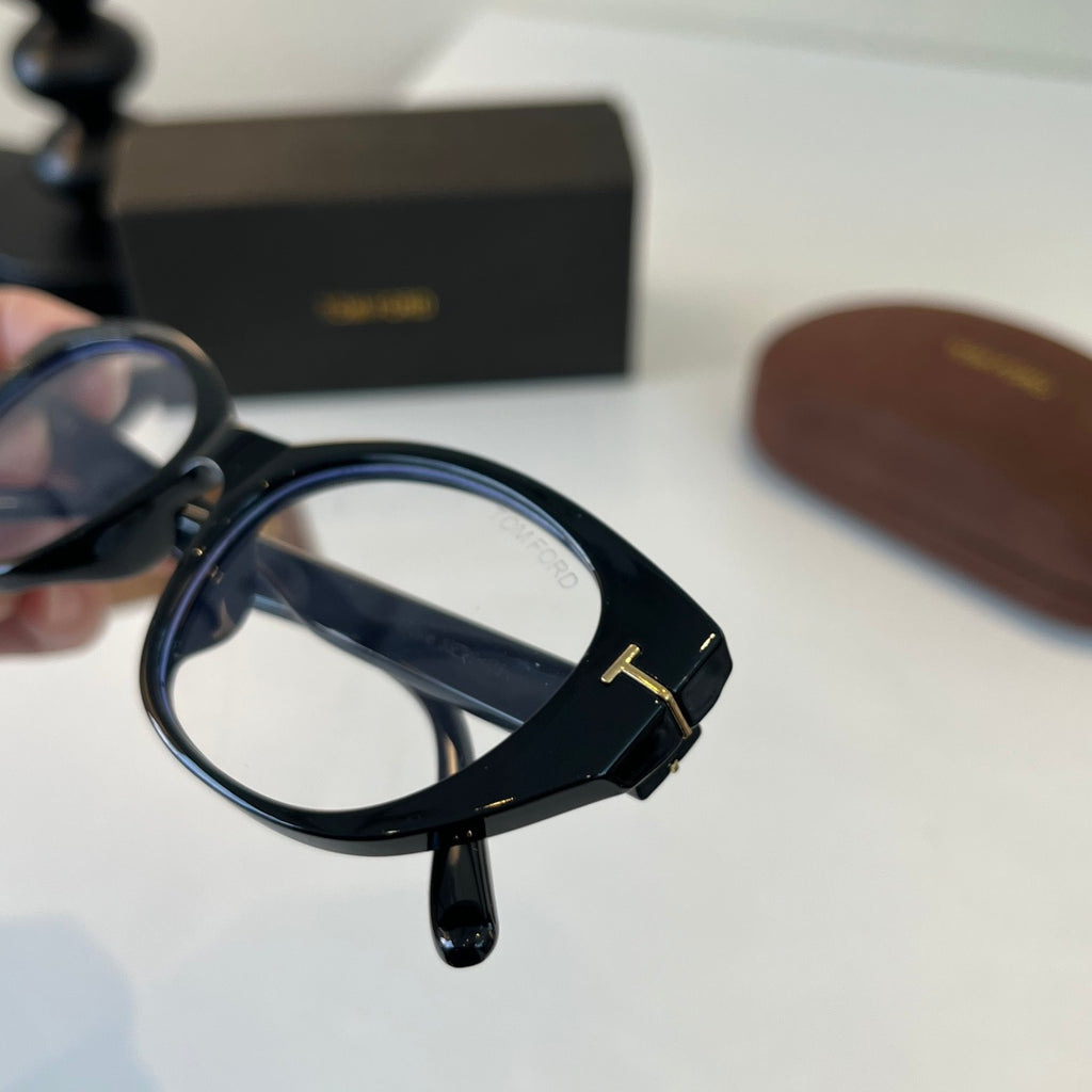 Tom Ford Fashion Silver Lens Sunglasses for Men & Women - 466319 - detail image 6