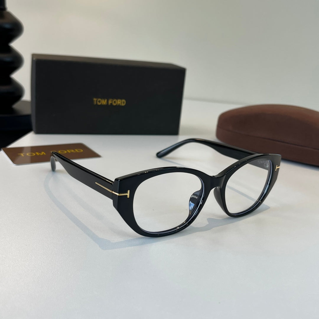 Tom Ford Fashion Silver Lens Sunglasses for Men & Women - 466319