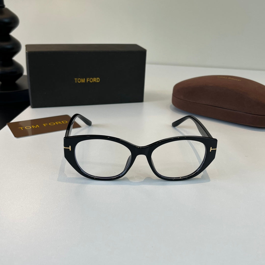 Tom Ford Fashion Silver Lens Sunglasses for Men & Women - 466319 - detail image 2