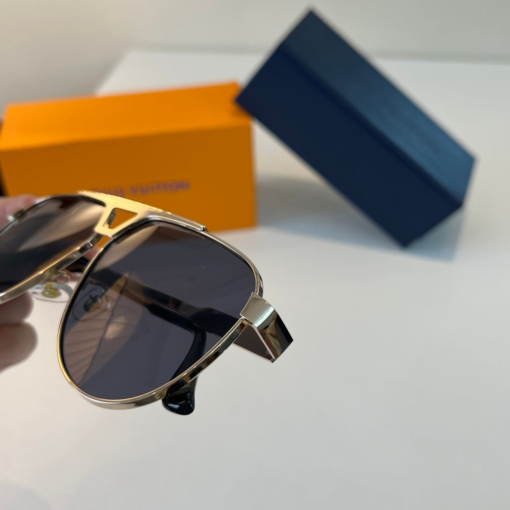 Louis Vuitton Metal Fashion Gray Lens Sunglasses for Men & Women - 398173 - detail image 6