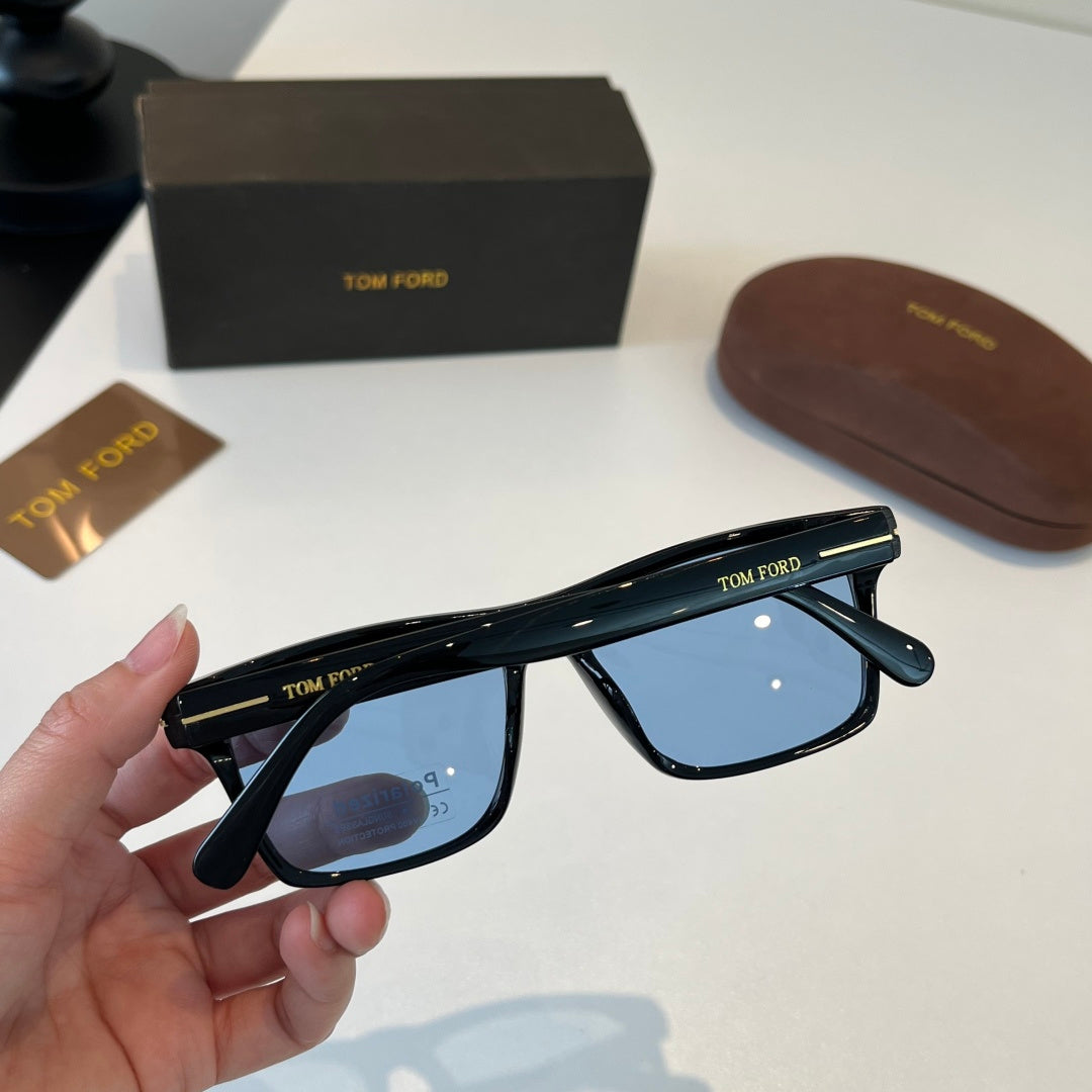 Tom Ford Fashion Blue Lens Sunglasses for Men & Women - 466320 - detail image 8
