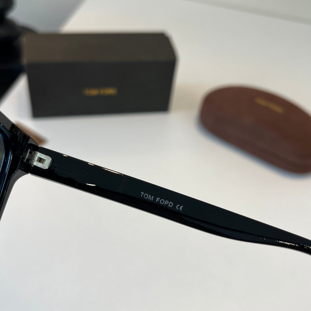 Tom Ford Fashion Blue Lens Sunglasses for Men & Women - 416415 - detail image 10
