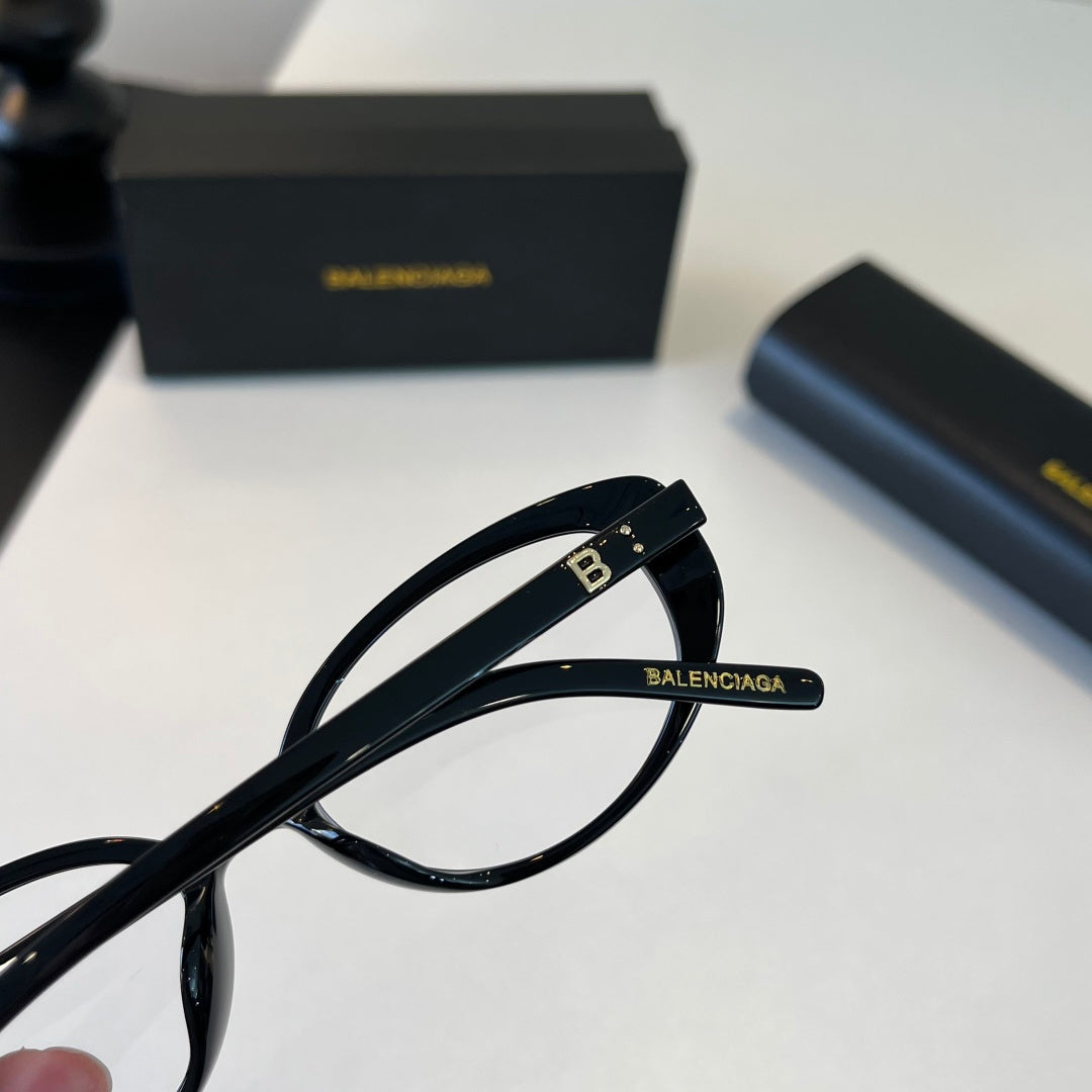 Balenciaga Rectangular Silver Lens Sunglasses for Men & Women - 466040 - detail image 7