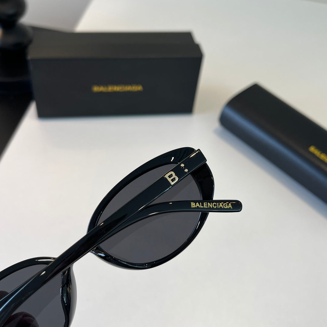 Balenciaga Rectangular Silver Lens Sunglasses for Men & Women - 466041 - detail image 7