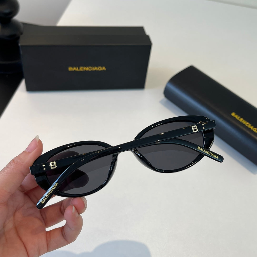 Balenciaga Rectangular Silver Lens Sunglasses for Men & Women - 466041 - detail image 8