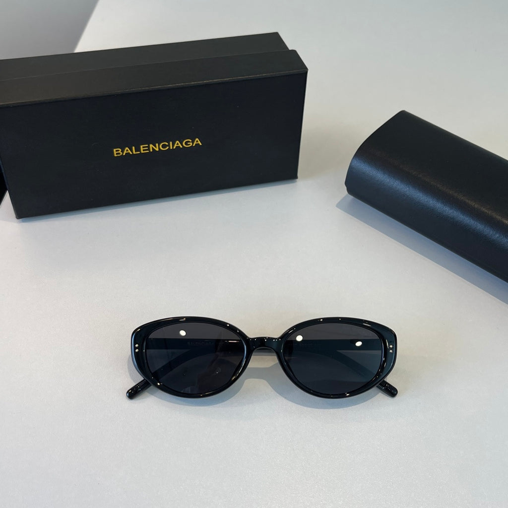 Balenciaga Rectangular Silver Lens Sunglasses for Men & Women - 466041 - detail image 4