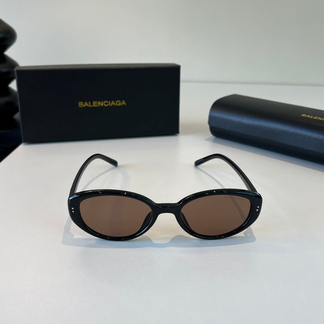 Balenciaga Rectangular Silver Lens Sunglasses for Men & Women - 466042 - detail image 2