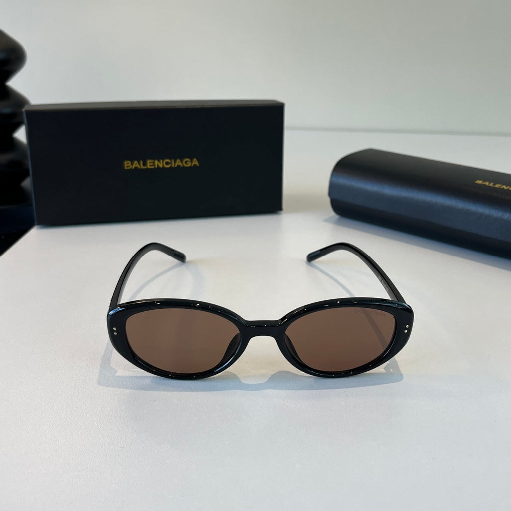 Balenciaga Rectangular Silver Lens Sunglasses for Men & Women - 382908 - detail image 2