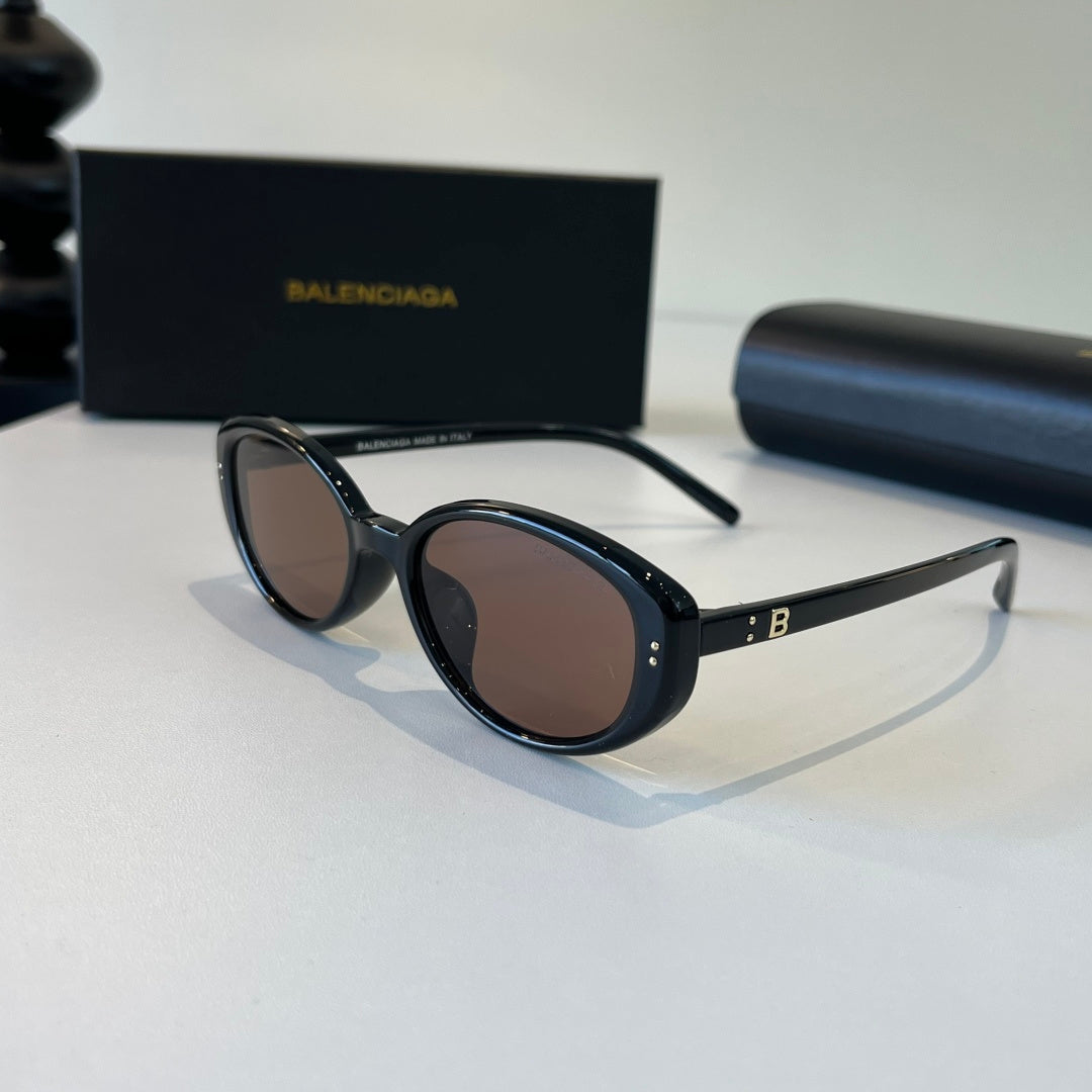 Balenciaga Rectangular Silver Lens Sunglasses for Men & Women - 416125 - detail image 3