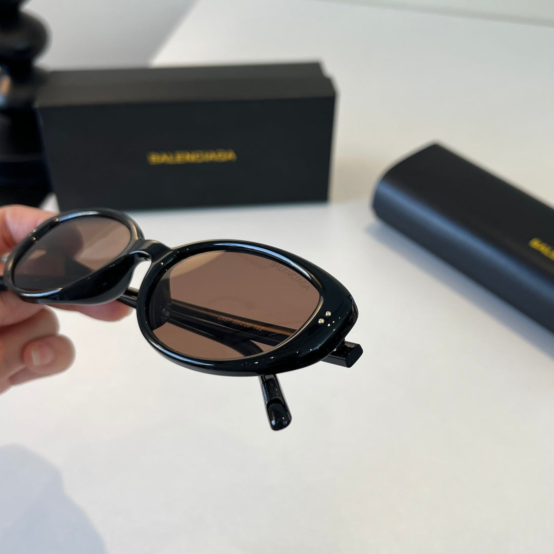 Balenciaga Rectangular Silver Lens Sunglasses for Men & Women - 416125 - detail image 6