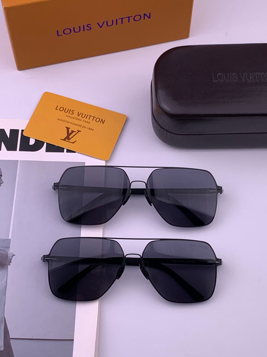 Louis Vuitton L3733 Fashion Gold Lens Sunglasses for Men & Women - 357685 - detail image 7