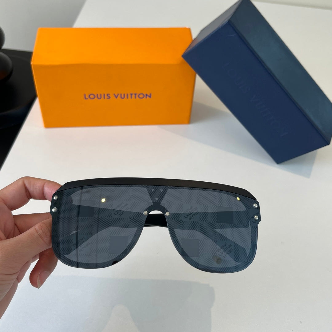 Louis Vuitton Fashion Black Lens Sunglasses for Men & Women - 414772 - detail image 5