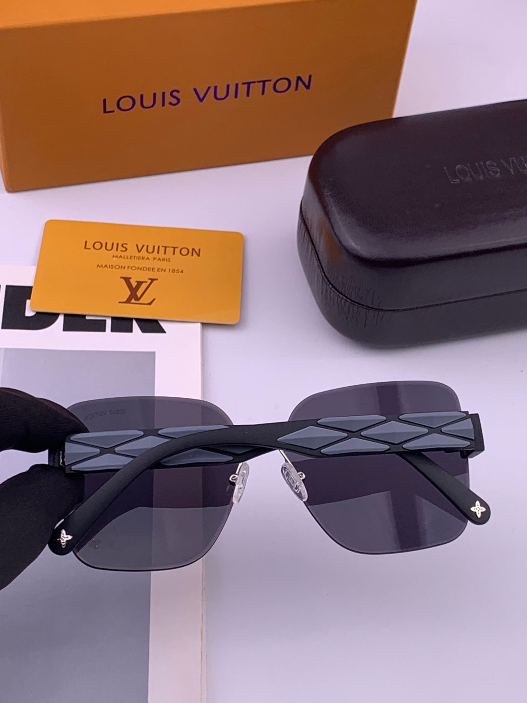 Louis Vuitton L1550 Square Gold Lens Sunglasses for Men & Women - 357731 - detail image 6