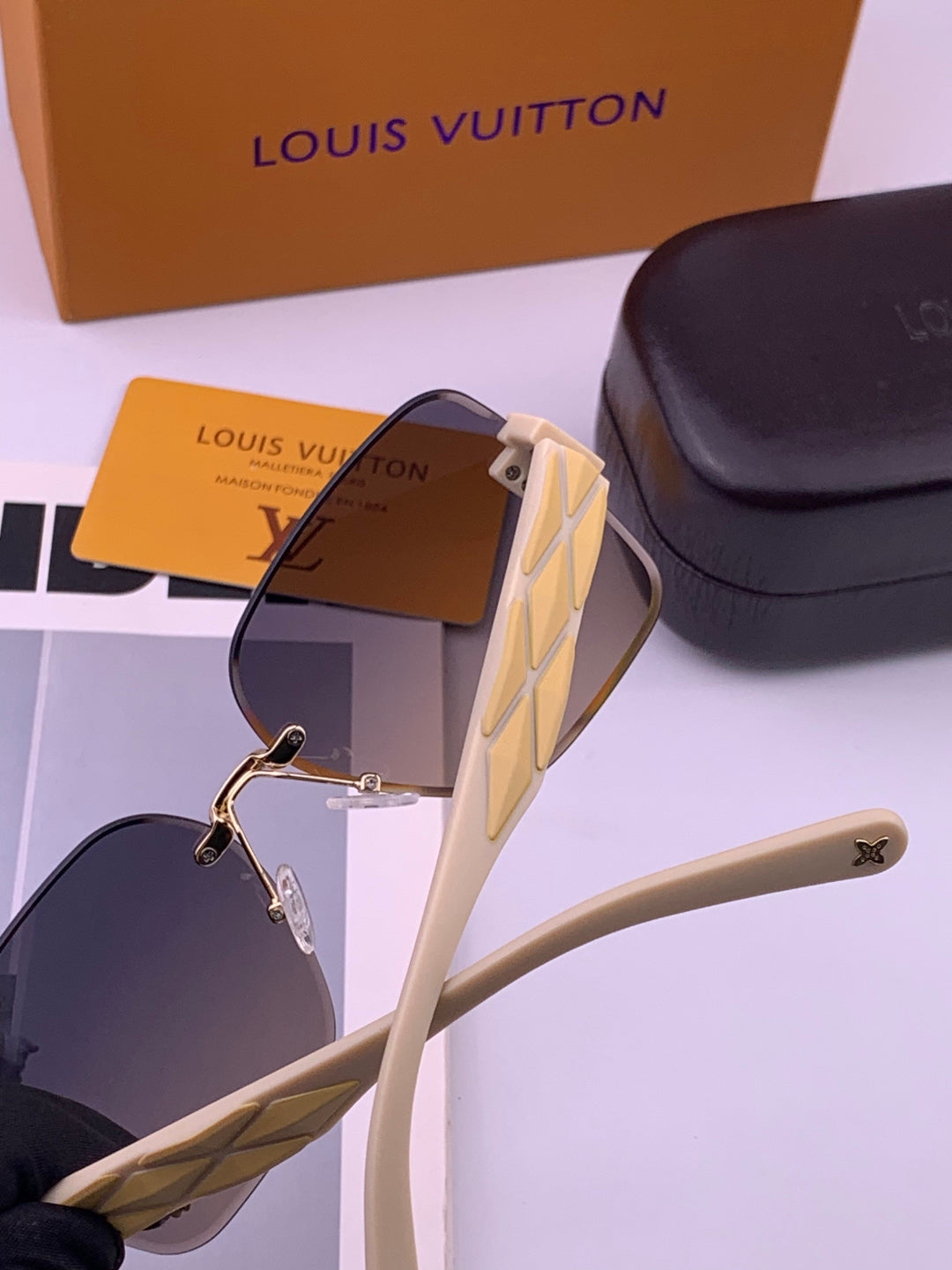 Louis Vuitton L1550 Square Brown Lens Sunglasses for Men & Women - 357732 - detail image 5