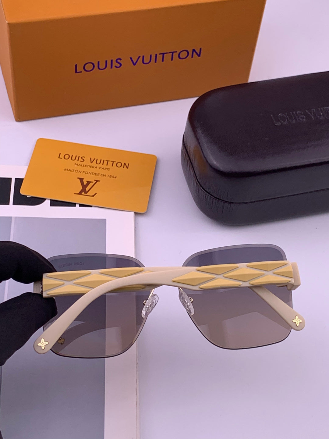 Louis Vuitton L1550 Square Brown Lens Sunglasses for Men & Women - 357732 - detail image 6