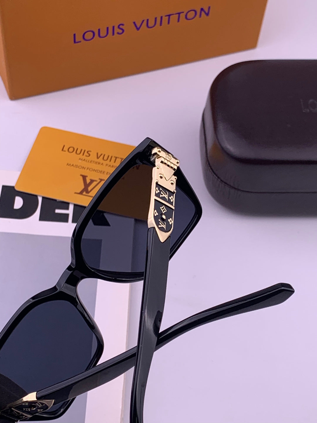 Louis Vuitton L36900 Square Black Lens Sunglasses for Men & Women - 357735 - detail image 5