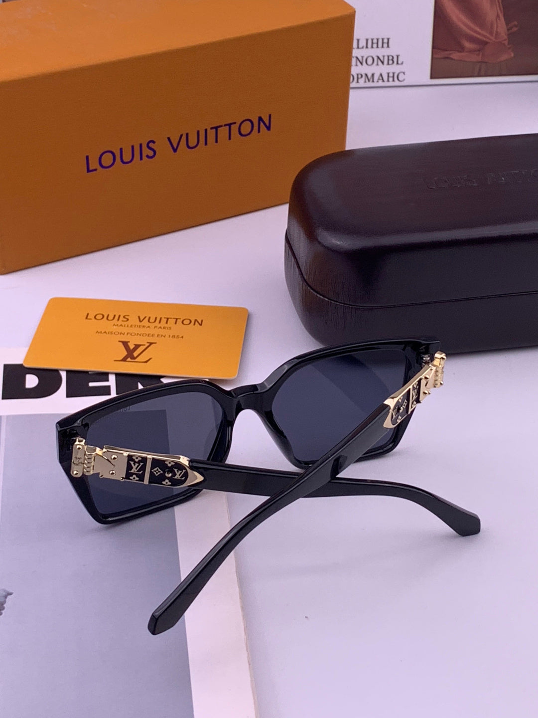 Louis Vuitton L36900 Square Black Lens Sunglasses for Men & Women - 357735 - detail image 6