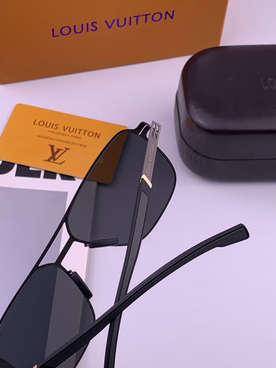 Louis Vuitton L816 Fashion Gold Lens Sunglasses for Men & Women - 357737 - detail image 5
